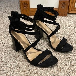 Women’s LC Lauren Conrad heeled sandals. Size 10W